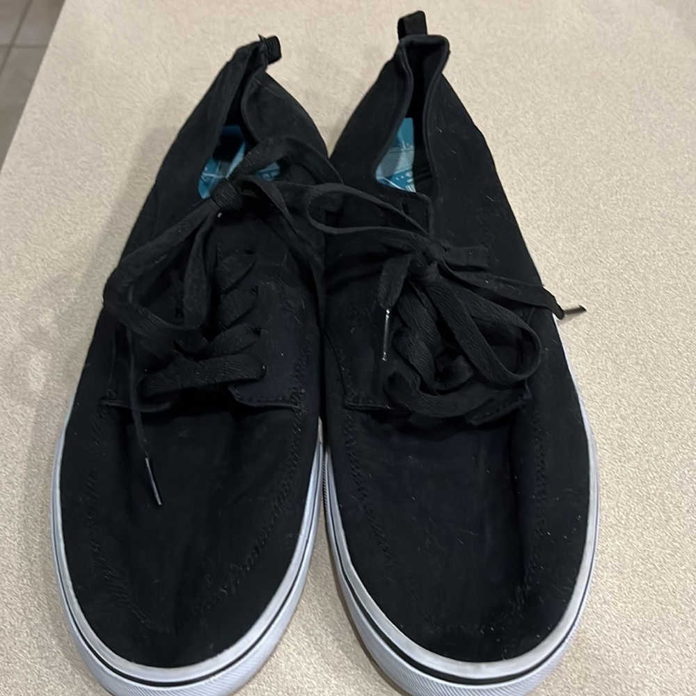 Men’s Air Speed Snickers/footwear, size 13, black with white bottom &black laces